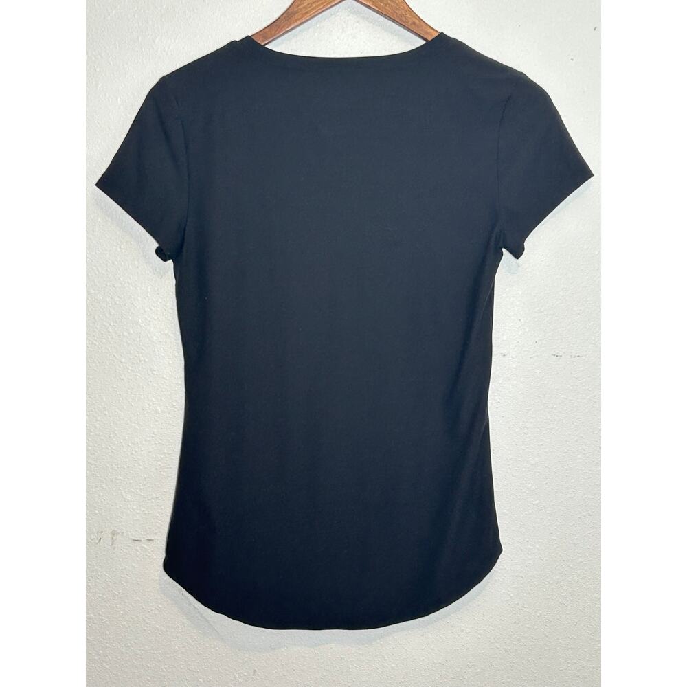 No Boundaries Junior Girl's Black T-shirt with Heart Size Medium - Picture 2 of 4